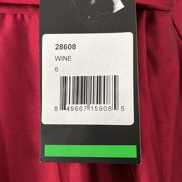 New La Femme Strapless Slit Satin Ballgown Red Wine size 6 - Picture 7 of 15